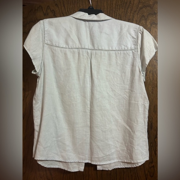 Old navy-light blue t shirt size- women’s medium - Picture 2 of 2